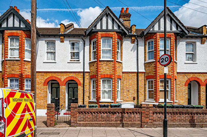 2 Bedroom Flat To Rent In Dowsett Road, , Tottenham, London, N17