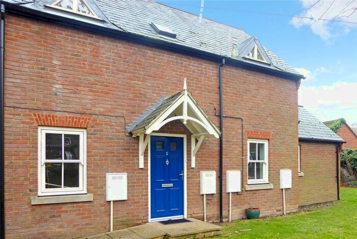 2 Bedroom Maisonette To Rent In Montpelier Mews, High Street South, Dunstable LU6