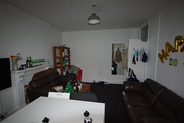 2 Bedroom Flat To Rent In Cotham Vale, Bristol, BS6