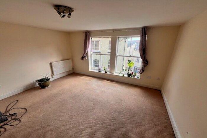 2 Bedroom Flat To Rent In Lower Lux Street, Liskeard, PL14