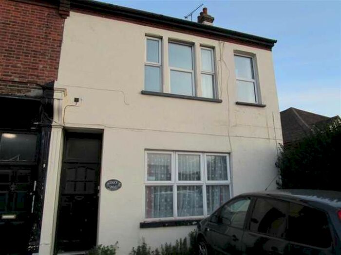 2 Bedroom Flat To Rent In Sutton Road, Southend On Sea, SS2