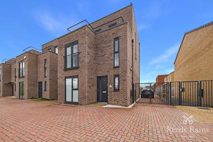 4 Bedroom Detached House For Sale In Turnstile Walk, Salford, Greater Manchester, M6