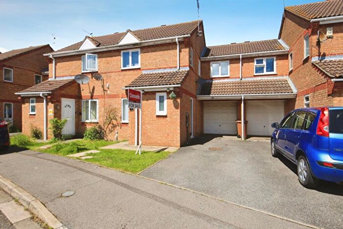 3 Bedroom Terraced House For Sale In Heron Park, Peterborough, PE1