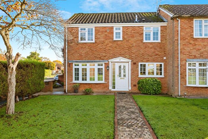 3 Bedroom Semi Detached House For Sale In Badshot Park, Badshot Lea, Farnham, Surrey, GU9