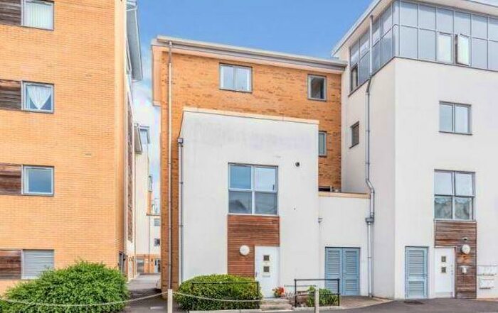 1 Bedroom Flat To Rent In Mizzen Court, Portishead Marina, BS20