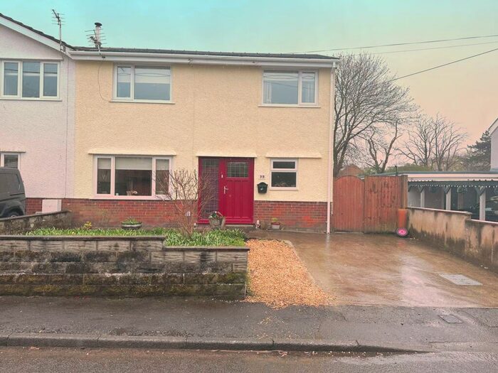 3 Bedroom House To Rent In High Street, Pontarddulais, Swansea, SA4