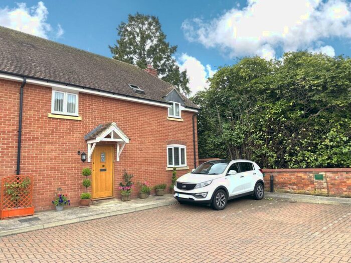 3 Bedroom Semi-Detached House To Rent In Kent Mews, Wantage, OX12