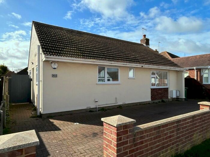 2 Bedroom Detached Bungalow To Rent In Second Avenue, Caister-on-Sea, NR30