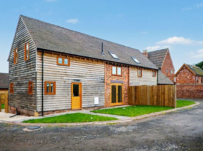 3 Bedroom Barn Conversion To Rent In Lineholt, Nr Ombersley, Worcestershire, WR9