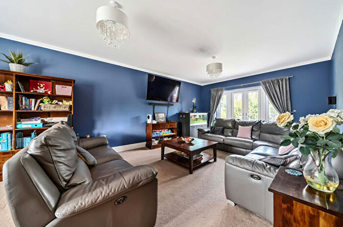 5 Bedroom Detached House For Sale In Maple Place, Four Marks, Alton, Hampshire, GU34