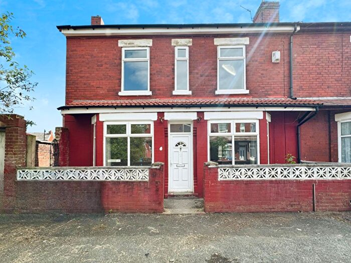 3 Bedroom End Of Terrace House To Rent In Chinwell View, Levenshulme, Manchester, M19