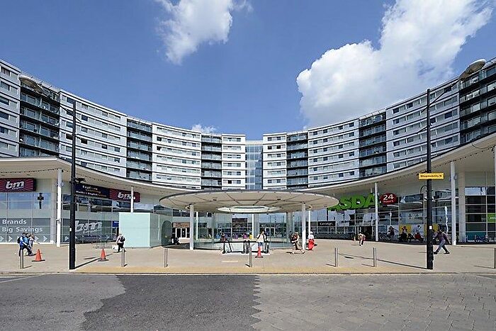 2 Bedroom Flat To Rent In Prince Regent Road, Hounslow, TW3