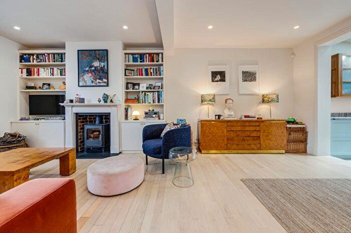 3 Bedroom House To Rent In Oak Village, Gospel Oak, NW5