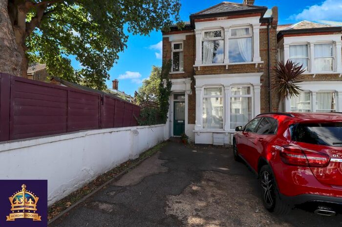 3 Bedroom Flat To Rent In Avenue Road, Westcliff-On-Sea, SS0