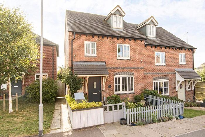 4 Bedroom Semi-Detached House For Sale In Roundhouse Close, Welford, NN6