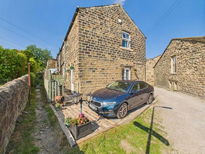 2 Bedroom End Of Terrace House For Sale In High Fold, East Morton, Keighley, BD20