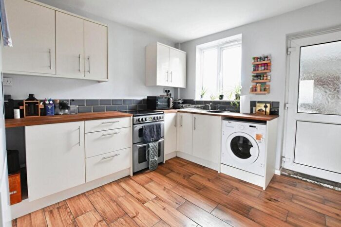 3 Bedroom Terraced House For Sale In Ancholme Road, Scunthorpe, DN16