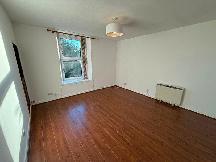 2 Bedroom Flat To Rent In Forfar Road, Stobswell, Dundee, DD4