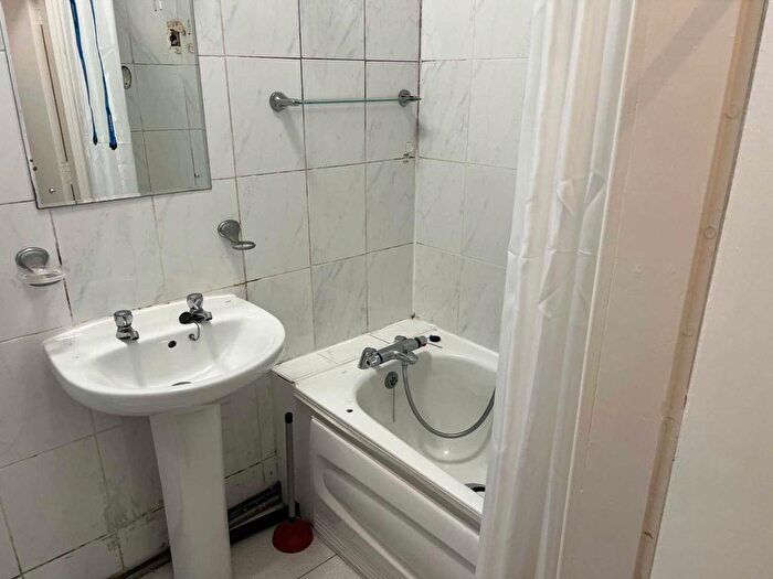 1 Bedroom Flat To Rent In Polygon, Eccles, M30