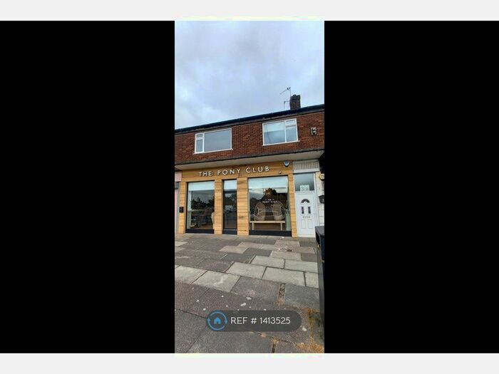 2 Bedroom Flat To Rent In Woodend Avenue, Hunts Cross, Liverpool, L25