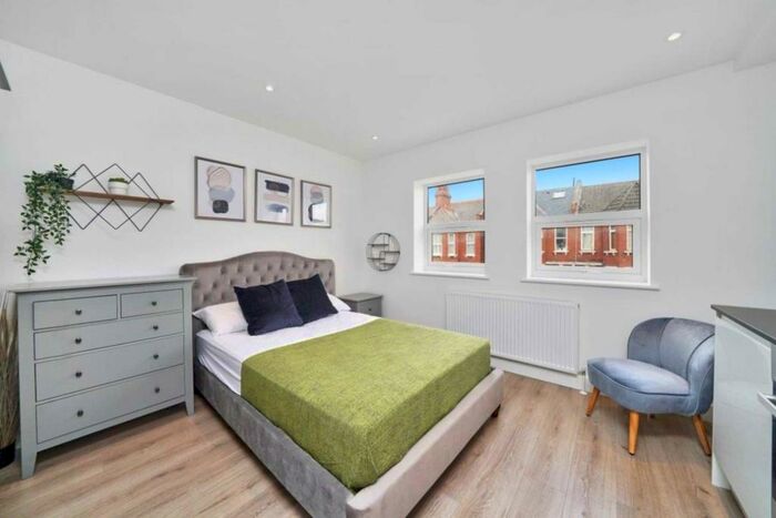 Studio To Rent In Headstone Road, Harrow, HA1