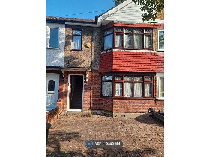 2 Bedroom Terraced House To Rent In Linden Avenue, Ruislip, HA4
