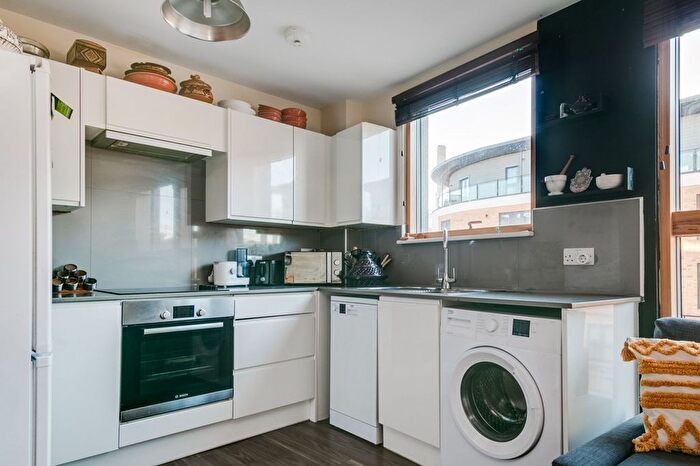 2 Bedroom Flat For Sale In Garratt Lane, Deepak House, SW17