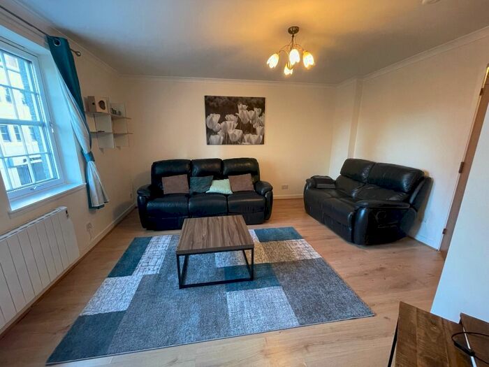 2 Bedroom Flat To Rent In Picardy Court, Aberdeen, AB10