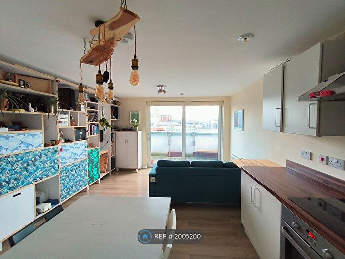 2 Bedroom Flat To Rent In Tredegar Road, London, E3