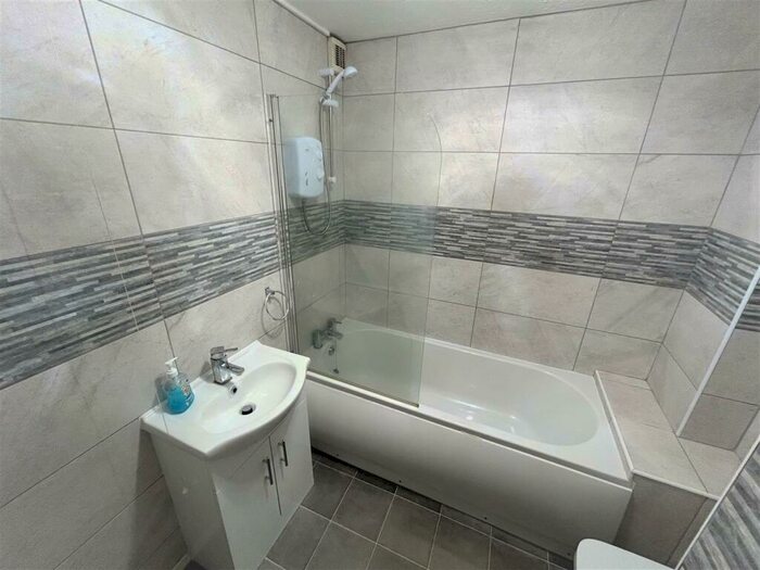 2 Bedroom Apartment To Rent In Foxdale Drive, Brierley Hill, West Midlands, DY5