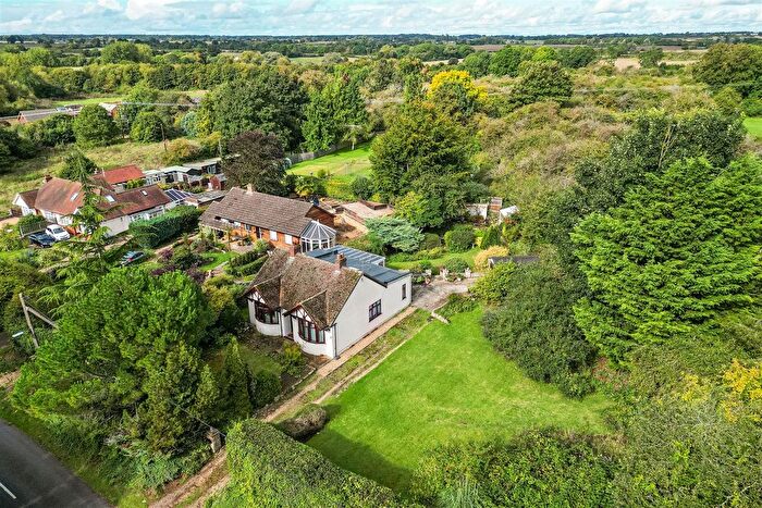 3 Bedroom Detached Bungalow For Sale In Stratford Road, Cosgrove, Milton Keynes, MK19