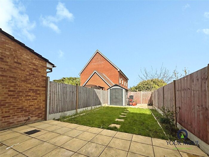 4 Bedroom Detached House To Rent In Dickens Close, Erith, DA8