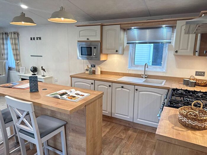 2 Bedroom Lodge For Sale In The Fairway, Sandown, PO36