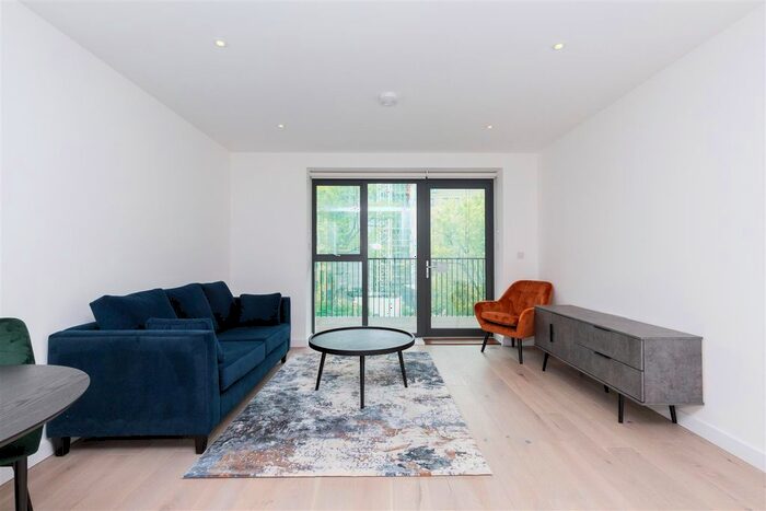 1 Bedroom Flat To Rent In Ballarat House, Tewkesbury Road, Ealing, W13