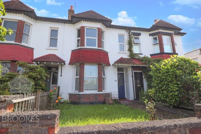 2 Bedroom Flat To Rent In Elm Road, Leigh-On-Sea, SS9