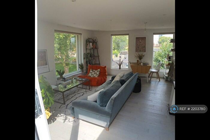 2 Bedroom Flat To Rent In Millfields Road, London, E5