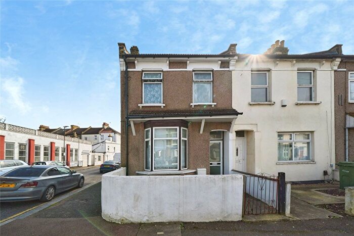 3 Bedroom End Terrace House For Sale In Morton Road, London, E15