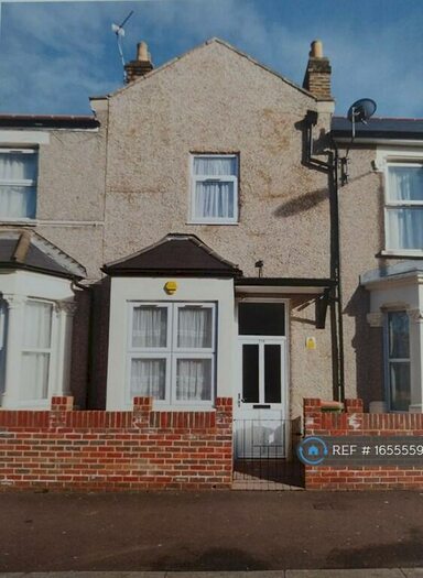 3 Bedroom Terraced House To Rent In Fourth Avenue, London, E12