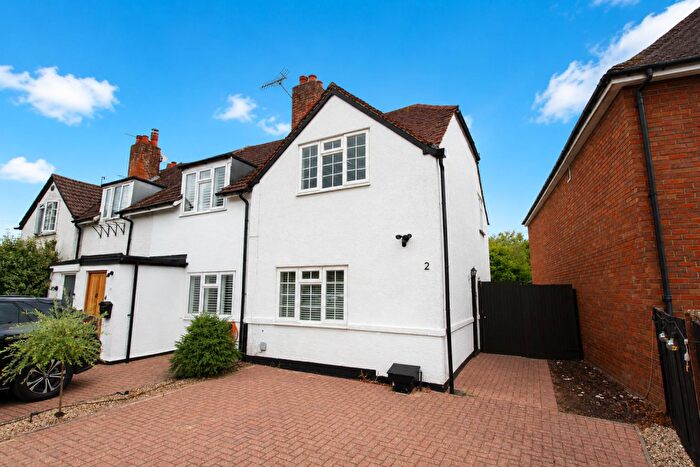 2 Bedroom End Of Terrace House For Sale In Canons Lane, Burgh Heath, Tadworth, KT20