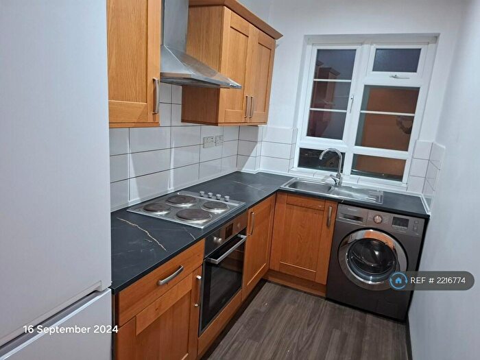2 Bedroom Flat To Rent In Croydon Road, Wallington, SM6
