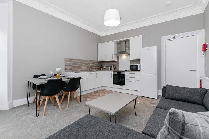 3 Bedroom Garage / Parking To Rent In Gowrie Street, West End, Dundee, DD2