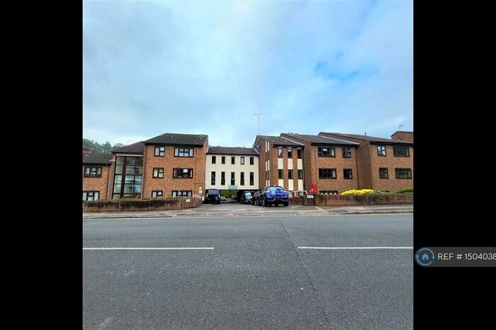 1 Bedroom Flat To Rent In Knowle Lodge, Caterham, CR3