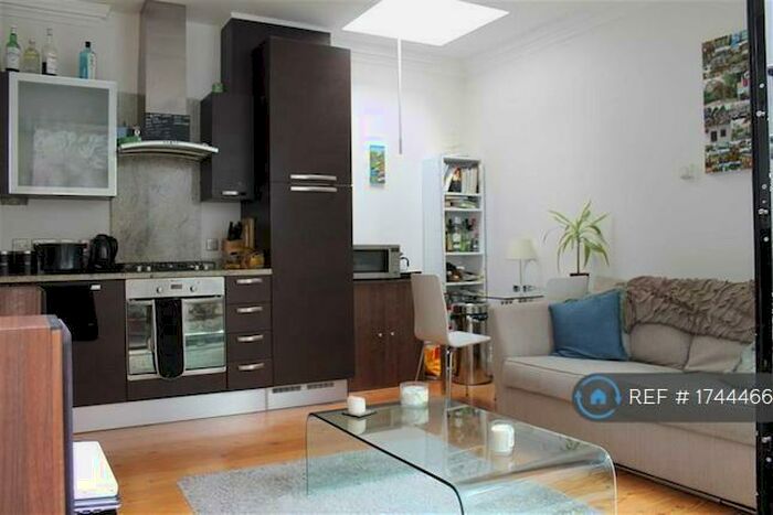 1 Bedroom Flat To Rent In Kingsland Road, London, E8