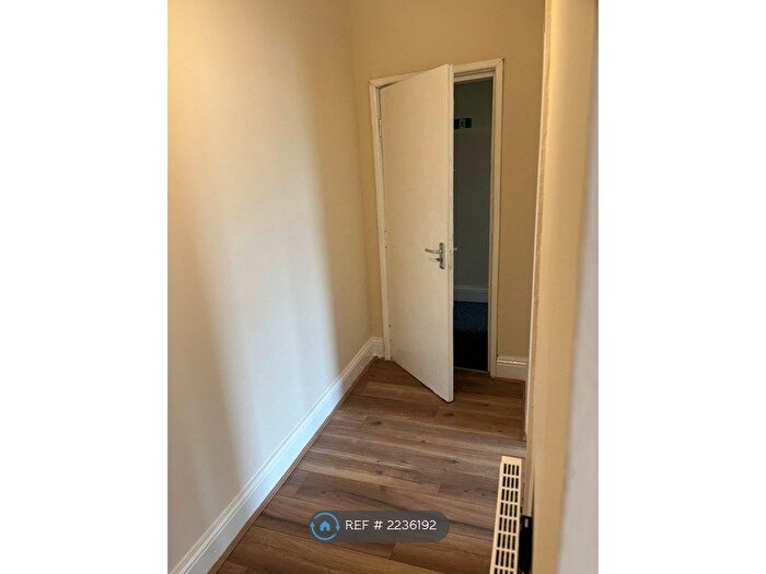 1 Bedroom Flat To Rent In Southmoor Road, Hemsworth, Pontefract, WF9