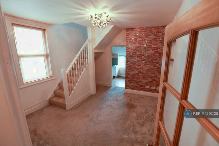 1 Bedroom Flat To Rent In Rhyl, Rhyl, LL18