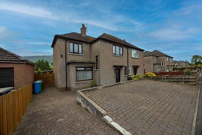 3 Bedroom Semi-Detached House For Sale In Bower Park, Gateside, KY14