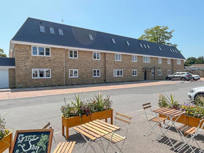 1 Bedroom Retirement Property For Sale In Andrews Court, Lyneham, SN15