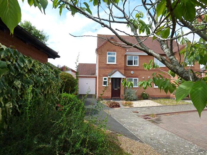 3 Bedroom Semi-Detached House For Sale In Dormouse Croft, St Peters, Worcester, Worcestershire, WR5