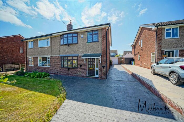 3 Bedroom Semi-Detached House To Rent In Glendale Road, Mosley Common, Manchester, M28