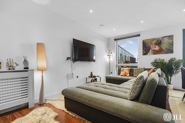 2 Bedroom Apartment To Rent In Southmere Building, London, E15